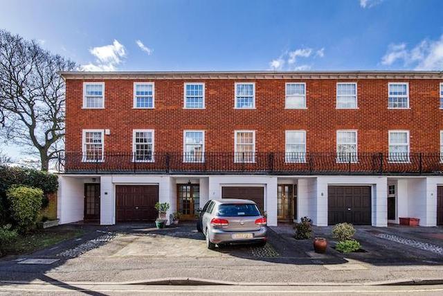  Image of 4 bedroom Terraced house to rent in Tower Rise Richmond TW9 at Tower Rise, Richmond TW9