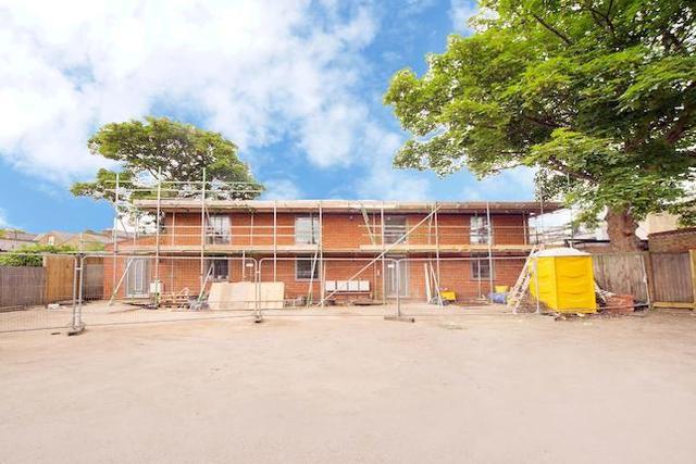  Image of 1 bedroom Flat to rent in Oak Lane Twickenham TW1 at Oak Lane, Twickenham TW1