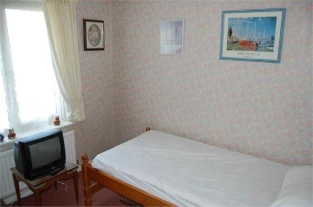  Image of 2 bedroom End of Terrace for sale in Stone Gardens Broadstairs CT10 at Stone Gardens, Broadstairs, Kent CT10