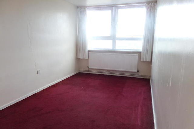  Image of 2 bedroom Flat to rent in Baird Avenue Southall UB1 at Sheringham Tower, Southall UB1