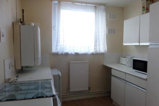  Image of 2 bedroom Flat to rent in Baird Avenue Southall UB1 at Sheringham Tower, Southall UB1
