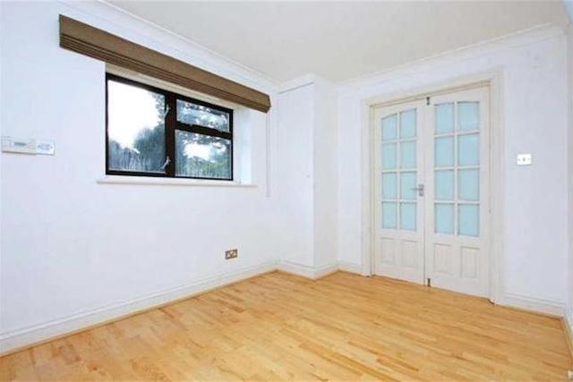  Image of 2 bedroom Flat to rent in Dollis Avenue London N3 at Dollis Avenue, Finchley, London N3