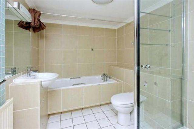  Image of 2 bedroom Flat to rent in Dollis Avenue London N3 at Dollis Avenue, Finchley, London N3