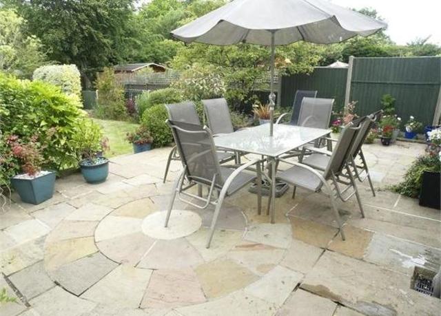  Image of 3 bedroom Semi-Detached house for sale in Commonfield Road Banstead SM7 at Commonfield Road, Banstead SM7