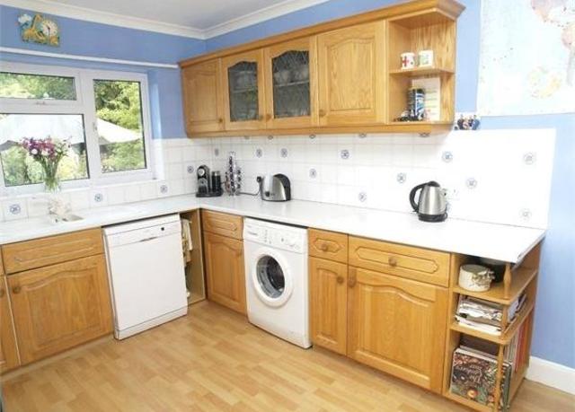  Image of 3 bedroom Semi-Detached house for sale in Commonfield Road Banstead SM7 at Commonfield Road, Banstead SM7