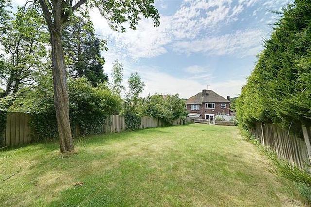  Image of 3 bedroom Semi-Detached house for sale in Engel Park London NW7 at Engel Park, Mill Hill, London NW7