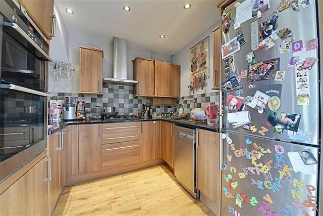  Image of 3 bedroom Semi-Detached house for sale in Engel Park London NW7 at Engel Park, Mill Hill, London NW7