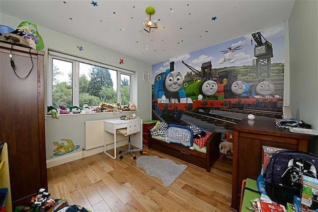  Image of 3 bedroom Semi-Detached house for sale in Engel Park London NW7 at Engel Park, Mill Hill, London NW7