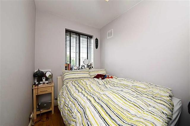  Image of 3 bedroom Semi-Detached house for sale in Engel Park London NW7 at Engel Park, Mill Hill, London NW7