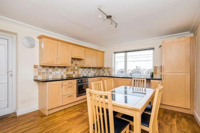  Image of 4 bedroom Flat to rent in Merton Avenue London W4 at Merton Avenue, Chiswick, London W4
