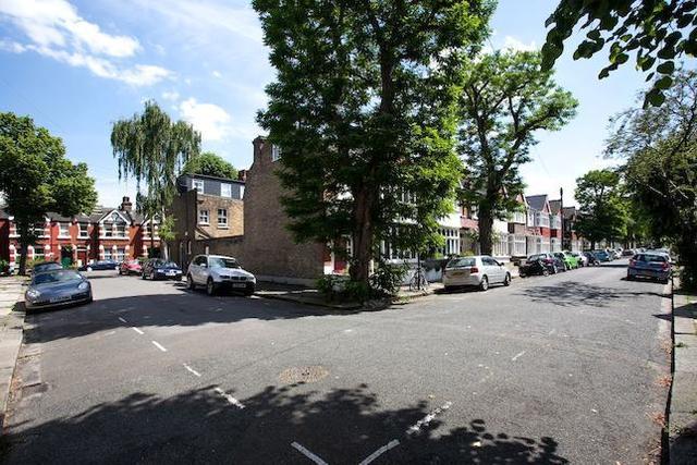  Image of 4 bedroom Flat to rent in Merton Avenue London W4 at Merton Avenue, Chiswick, London W4