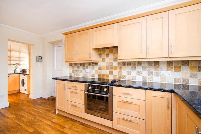  Image of 4 bedroom Flat to rent in Merton Avenue London W4 at Merton Avenue, Chiswick, London W4