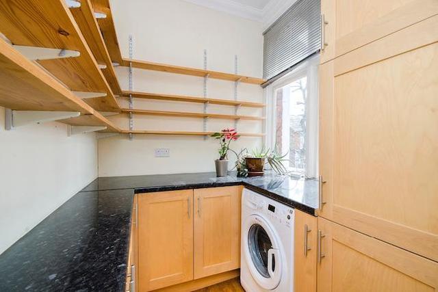  Image of 4 bedroom Flat to rent in Merton Avenue London W4 at Merton Avenue, Chiswick, London W4