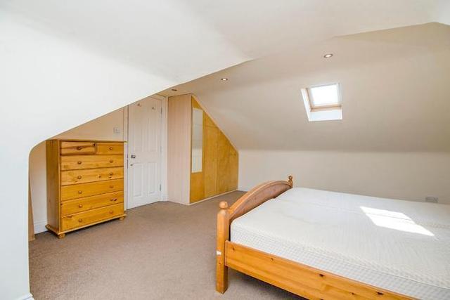  Image of 4 bedroom Flat to rent in Merton Avenue London W4 at Merton Avenue, Chiswick, London W4