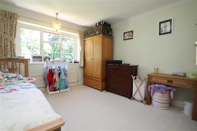  Image of 4 bedroom Property to rent in Manor Way Petts Wood Orpington BR5 at Manor Way, Petts Wood, Kent BR5