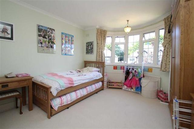  Image of 4 bedroom Property to rent in Manor Way Petts Wood Orpington BR5 at Manor Way, Petts Wood, Kent BR5