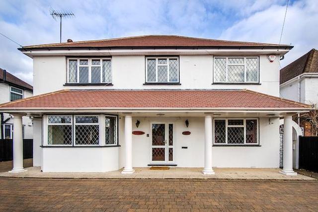  Image of 6 bedroom Detached house to rent in Manor Lane Sunbury-on-Thames TW16 at Manor Lane, Sunbury-On-Thames TW16