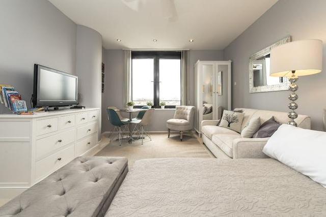  Image of Studio flat to rent in Cromwell Road London SW7 at Point West, Cromwell Road, South Kensington SW7