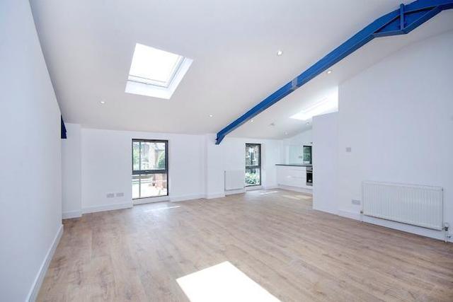  Image of 1 bedroom Flat to rent in Oak Lane Twickenham TW1 at Oak Lane, Twickenham TW1
