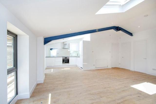  Image of 2 bedroom Flat to rent in Oak Lane Twickenham TW1 at Oak Lane, Twickenham TW1