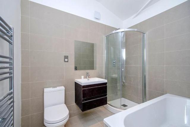  Image of 2 bedroom Flat to rent in Oak Lane Twickenham TW1 at Oak Lane, Twickenham TW1