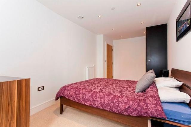  Image of 2 bedroom Flat to rent in Dowells Street London SE10 at Dowells Street, Greenwich SE10