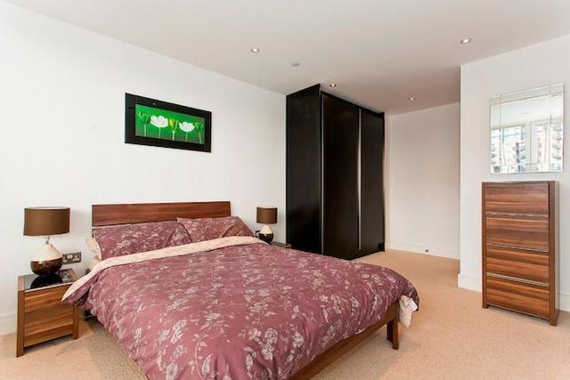  Image of 2 bedroom Flat to rent in Dowells Street London SE10 at Dowells Street, Greenwich SE10
