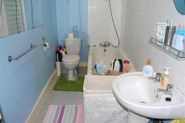  Image of 2 bedroom Flat for sale in Bertram Road London NW4 at Bertram Road, Hendon, London NW4