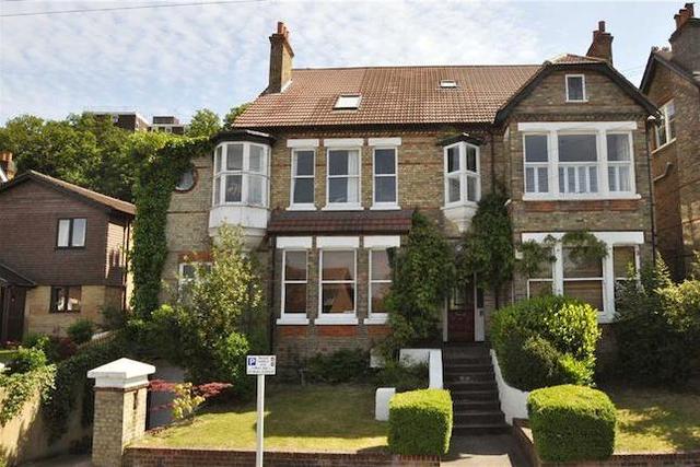  Image of 2 bedroom Flat to rent in Madeira Avenue Bromley BR1 at Madeira Avenue, Bromley BR1