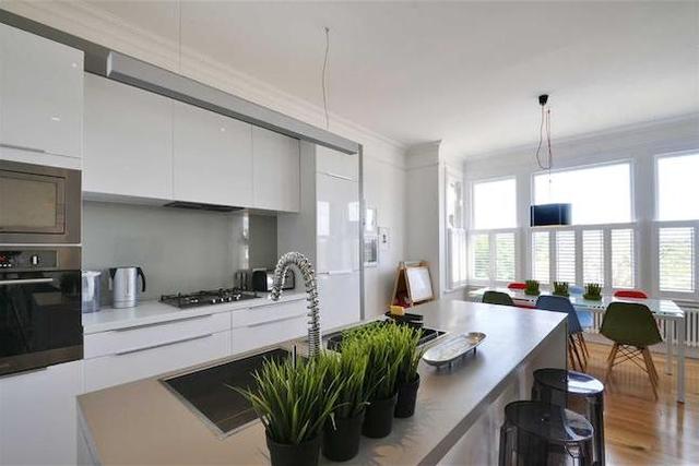  Image of 2 bedroom Flat to rent in Madeira Avenue Bromley BR1 at Madeira Avenue, Bromley BR1