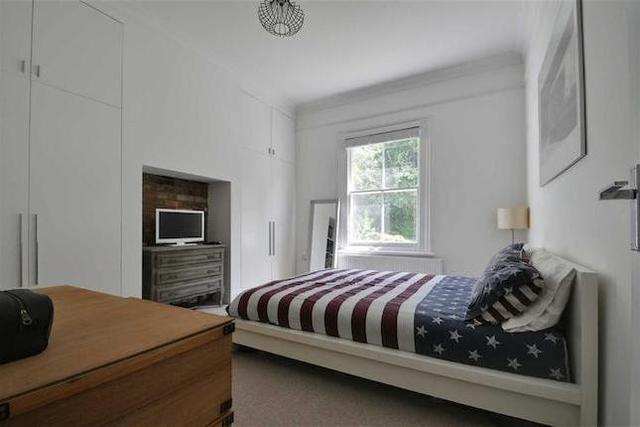  Image of 2 bedroom Flat to rent in Madeira Avenue Bromley BR1 at Madeira Avenue, Bromley BR1