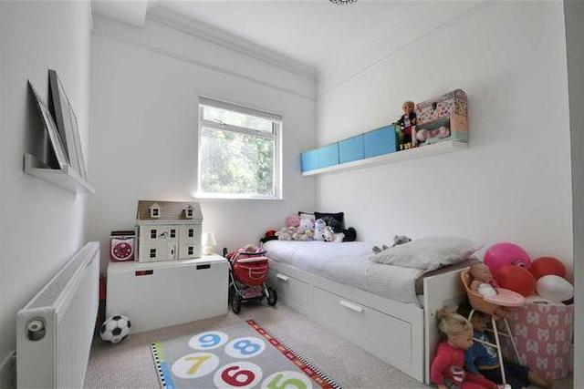  Image of 2 bedroom Flat to rent in Madeira Avenue Bromley BR1 at Madeira Avenue, Bromley BR1
