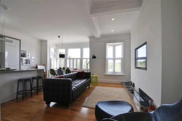  Image of 2 bedroom Flat to rent in Madeira Avenue Bromley BR1 at Madeira Avenue, Bromley BR1