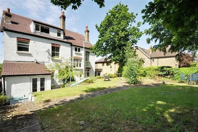  Image of 2 bedroom Flat to rent in Madeira Avenue Bromley BR1 at Madeira Avenue, Bromley BR1