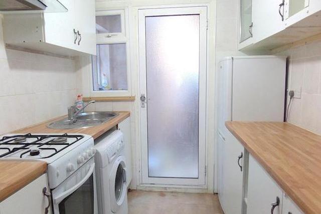  Image of 2 bedroom Flat to rent in Dale Drive Hayes UB4 at Dale Road, Hayes UB4