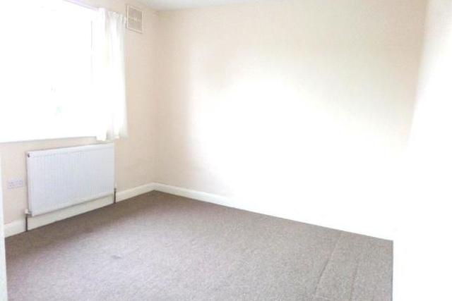  Image of 2 bedroom Flat to rent in Dale Drive Hayes UB4 at Dale Road, Hayes UB4