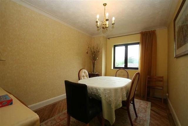  Image of 3 bedroom Flat to rent in Holmbury Park Bromley BR1 at Holmbury Park, Bromley BR1