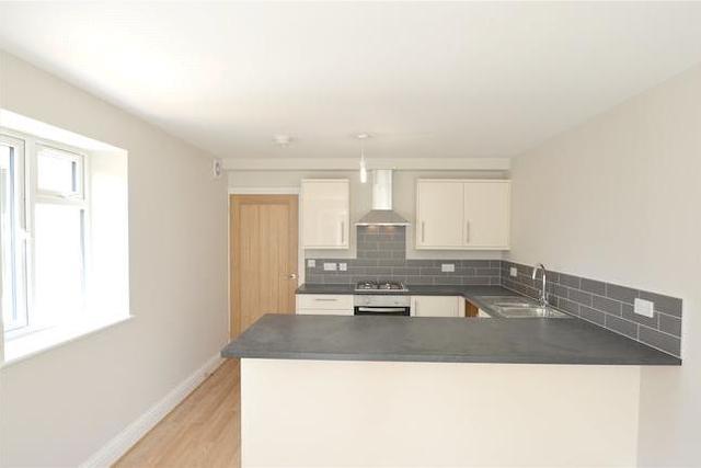  Image of 3 bedroom Maisonette to rent in Teevan Road Addiscombe Croydon CR0 at Teevan Road, Addiscombe, Croydon CR0