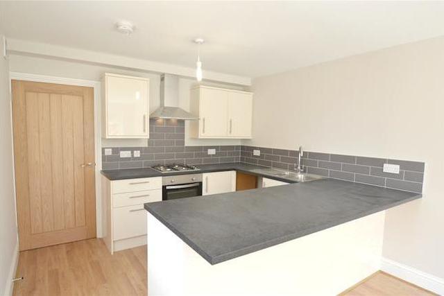  Image of 3 bedroom Maisonette to rent in Teevan Road Addiscombe Croydon CR0 at Teevan Road, Addiscombe, Croydon CR0
