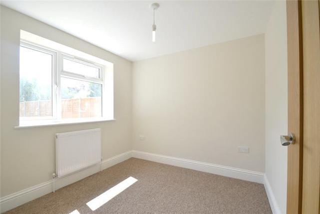  Image of 3 bedroom Maisonette to rent in Teevan Road Addiscombe Croydon CR0 at Teevan Road, Addiscombe, Croydon CR0