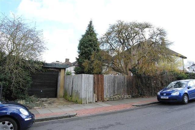  Image of 3 bedroom Semi-Detached house for sale in Chesterfield Road London N3 at Chesterfield Road, Finchley, London N3