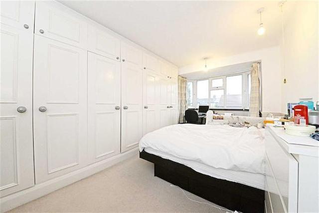  Image of 3 bedroom Terraced house for sale in Long Lane London N3 at Long Lane, Finchley, London N3