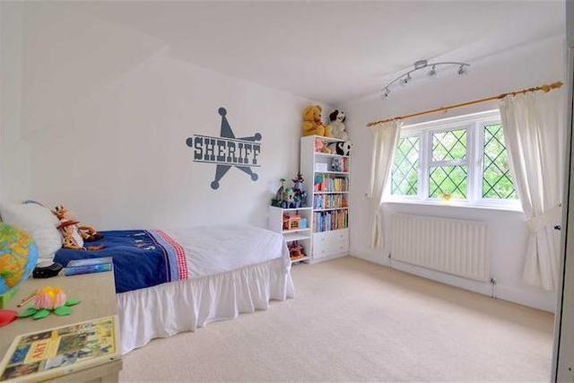  Image of 4 bedroom Semi-Detached house for sale in Priory Avenue Petts Wood Orpington BR5 at Priory Avenue, Petts Wood, Orpington BR5