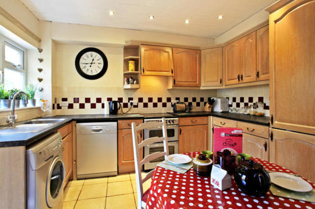  Image of 3 bedroom Cottage for sale in West End Road Bradninch Exeter EX5 at West End Road, Bradninch EX5