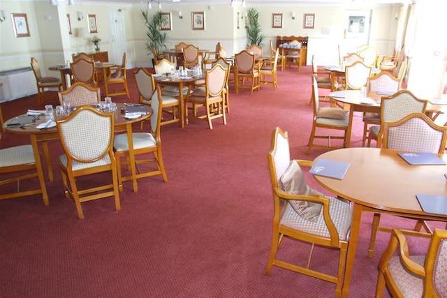  Image of 1 bedroom Property for sale in High Street South Rushden NN10 at High Street South, Rushden NN10