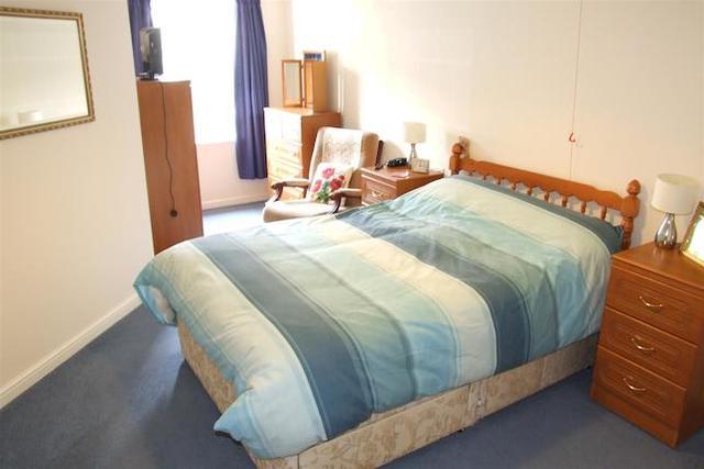  Image of 1 bedroom Property for sale in High Street South Rushden NN10 at High Street South, Rushden NN10