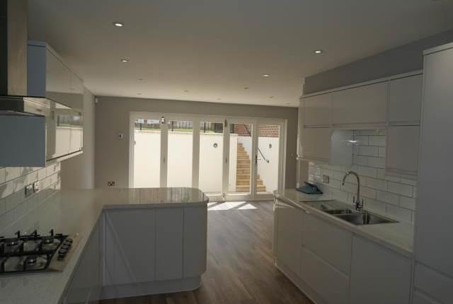  Image of 1 bedroom Property to rent in Cambridge Gardens Tunbridge Wells TN2 at Salomons Mews, Cambridge Gardens, Tunbridge Wells TN2