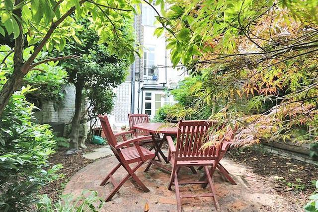  Image of 2 bedroom Flat to rent in Kensington Church Street London W8 at Kensington Church Street, Kensington, London W8