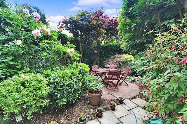  Image of 2 bedroom Flat to rent in Kensington Church Street London W8 at Kensington Church Street, Kensington, London W8