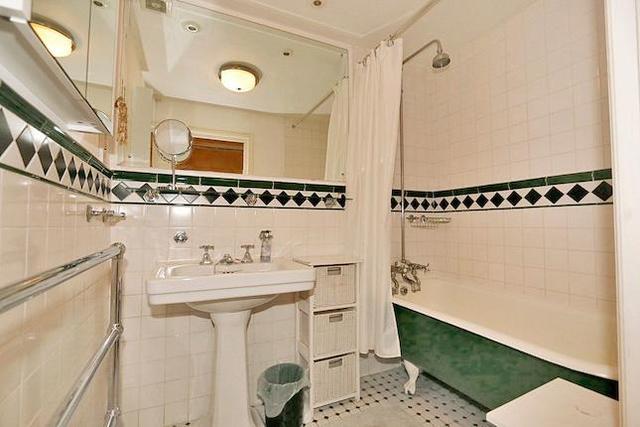  Image of 2 bedroom Flat to rent in Kensington Church Street London W8 at Kensington Church Street, Kensington, London W8